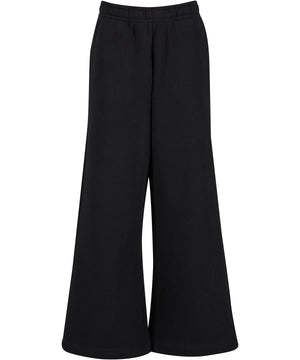 Women’s wide-leg sweatpants