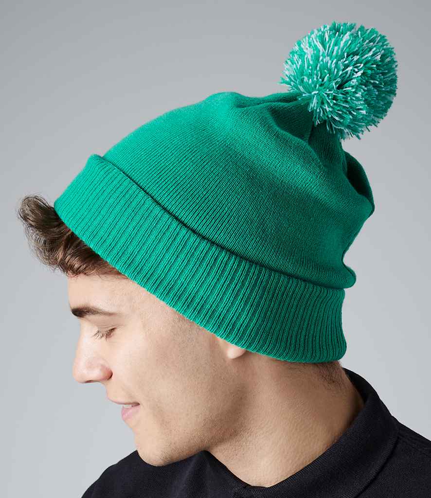 Beechfield Snowstar® Beanie in ONE Kelly Green White by Beechfield — Custom branded clothing by Print Press, featuring premium embroidery produced in our specialist print lab in the UK.